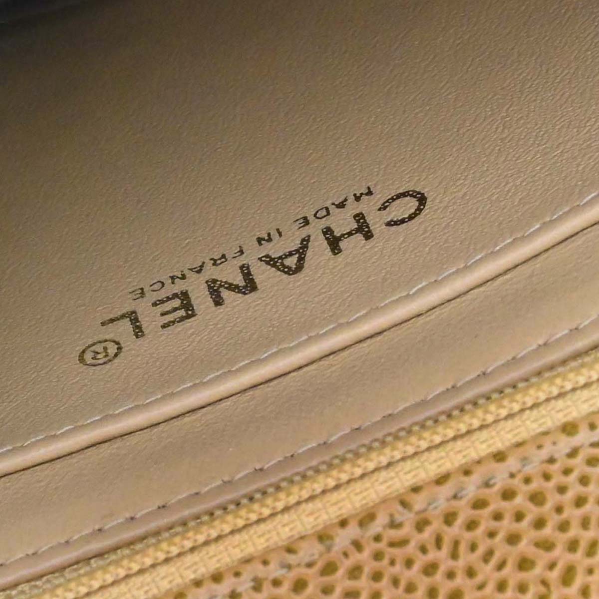 Chanel 2000-2002 Beige Caviar Skin Jumbo Classic Flap Shoulder Bag