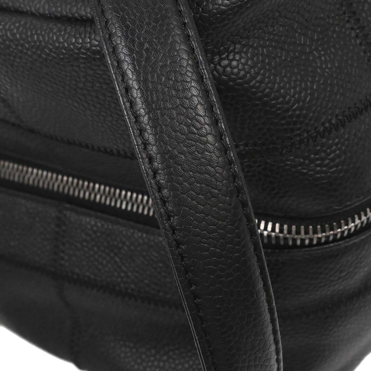 Chanel 2005-2006 Black Caviar Skin Choco Bar Handbag