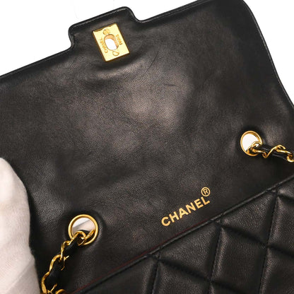 Chanel 1991-1994 Black Lambskin Single Flap Shoulder Bag