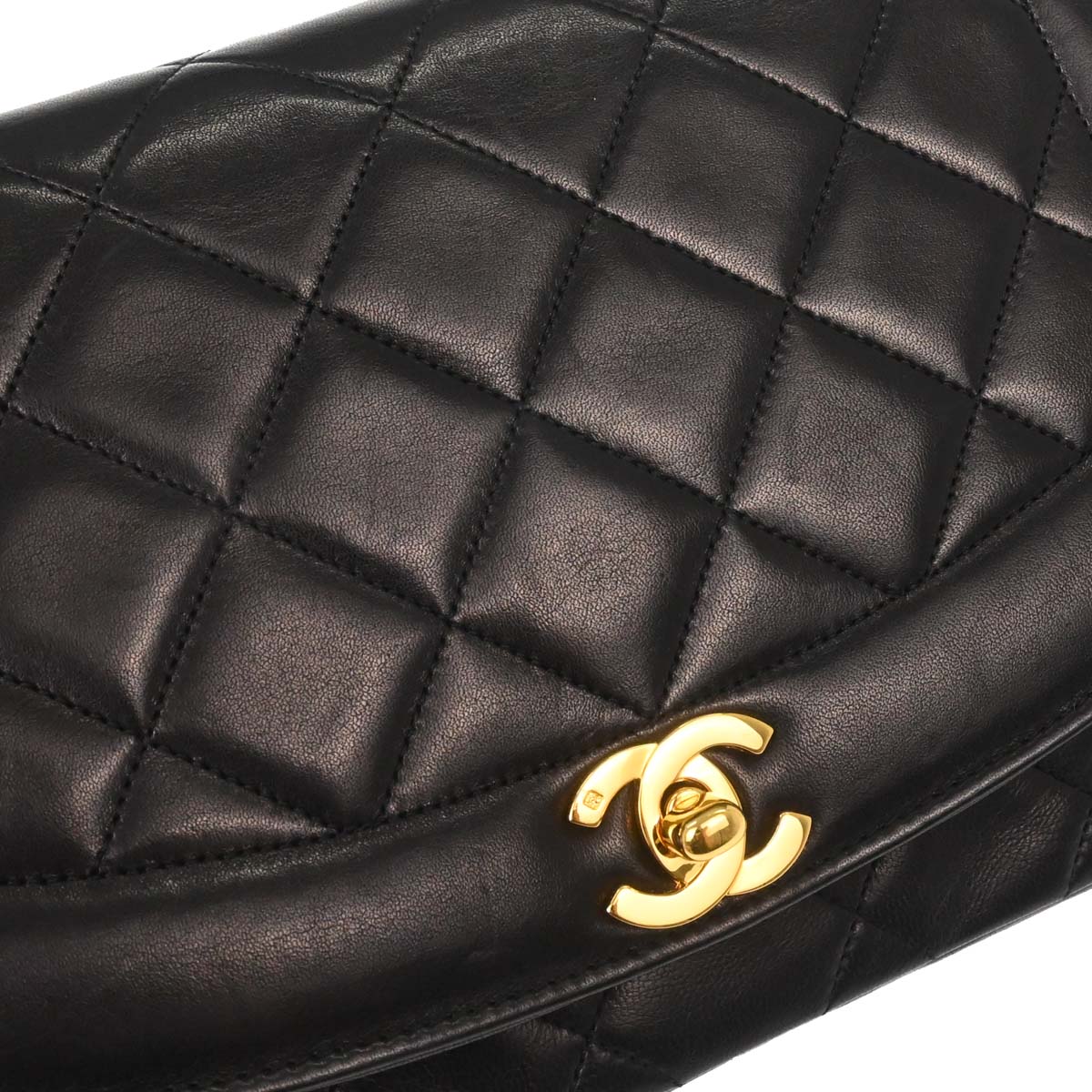Chanel 1989-1991 Black Lambskin Medium Diana Shoulder Bag