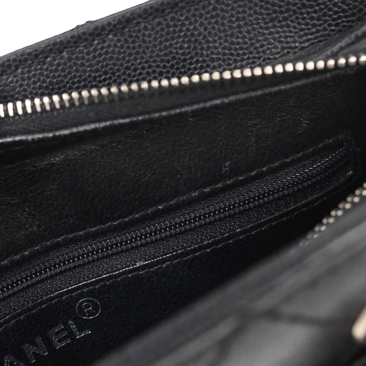 Chanel 1997-1999 Black Caviar Skin Chain Handbag