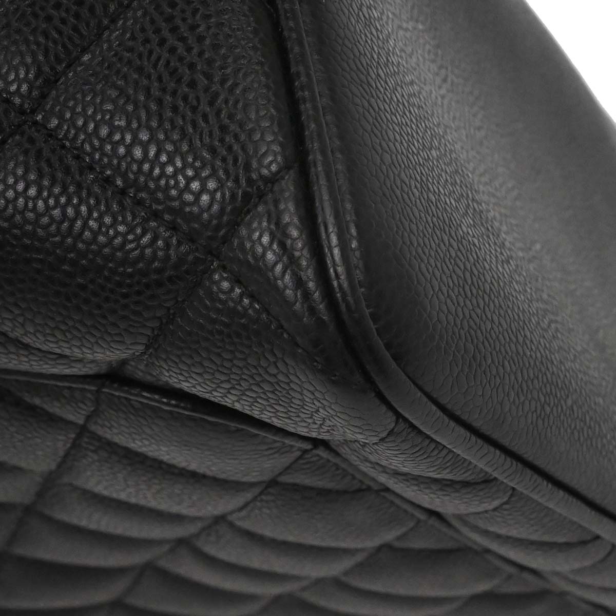 Chanel 2005-2006 Black Caviar Skin Medallion Tote Handbag