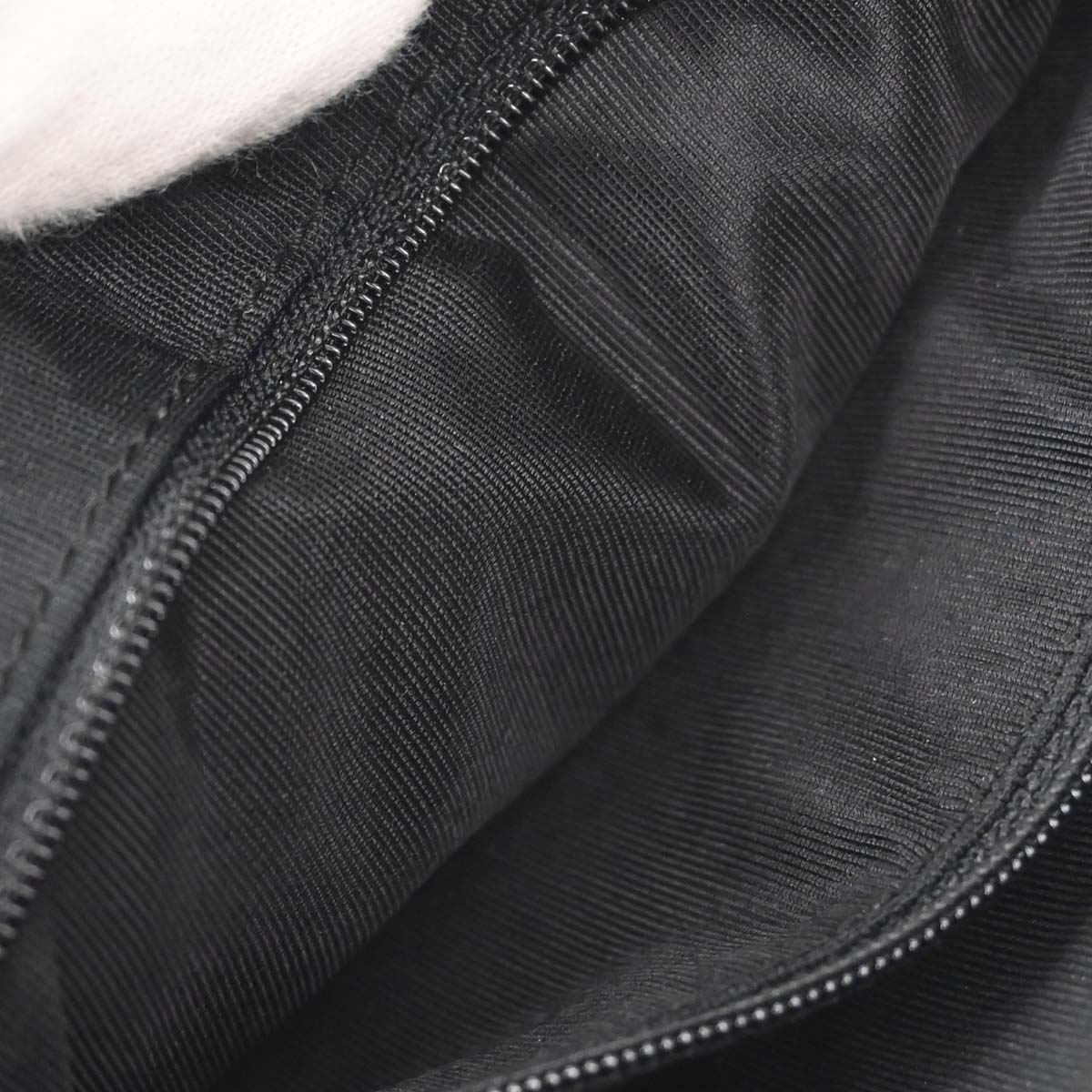 Chanel 2002-2003 Black Caviar Skin Chain Handbag