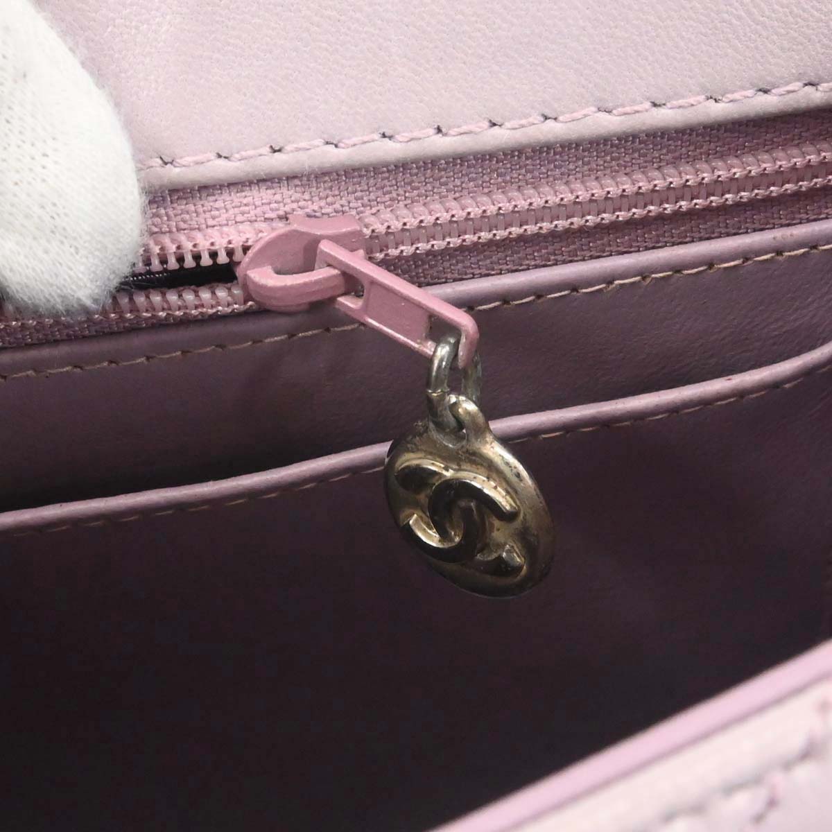 Chanel 1997-1999 Light Pink Lambskin Straight Flap Handbag