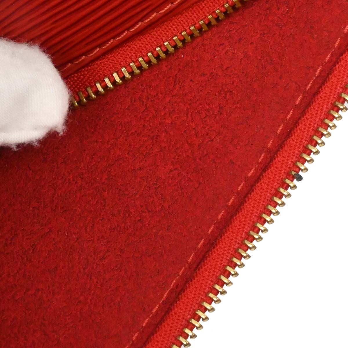 Louis Vuitton Red Epi Pochette Accessoires 24 Handbag M52957