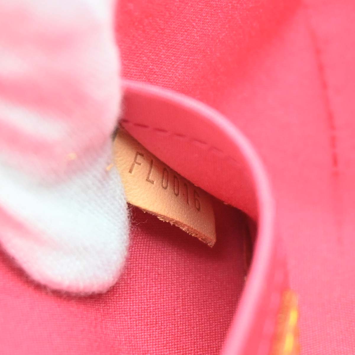 Louis Vuitton Pink Vernis Malibu Street Handbag M9150F