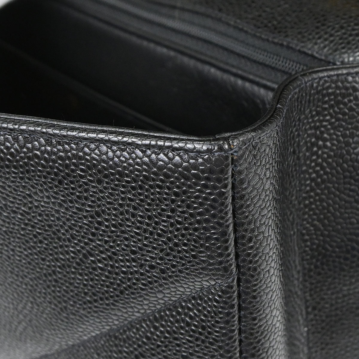 Chanel 1994-1996 Black Caviar skin Straight Flap Jumbo Shoulder Bag