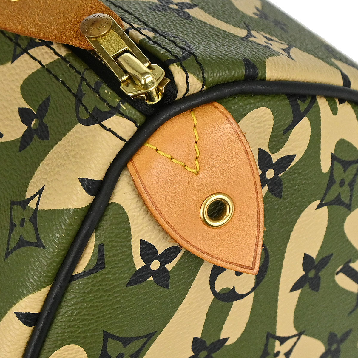 Louis Vuitton Monogramouflage Speedy 35 Handbag M95773