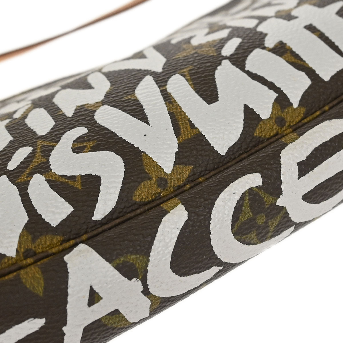 Louis Vuitton White Graffiti Pochette Accessoires Handbag M92192