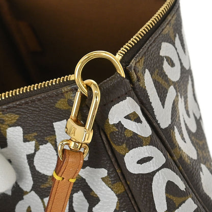 Louis Vuitton White Graffiti Pochette Accessoires Handbag M92192
