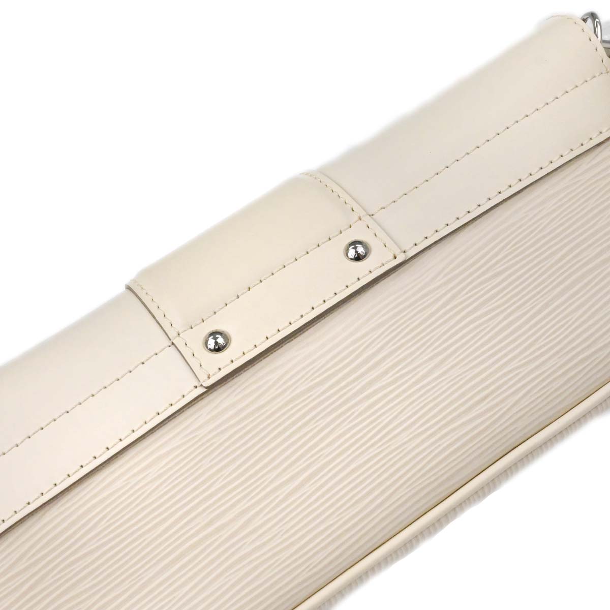Louis Vuitton White Epi Pochette Montaigne Handbag M5929J