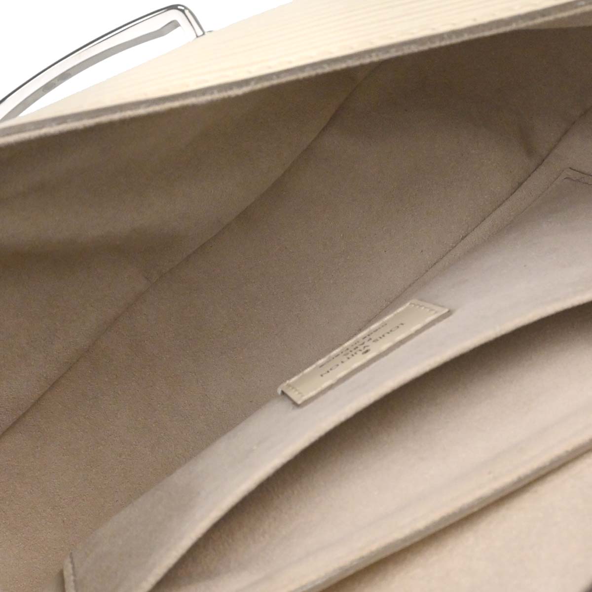 Louis Vuitton White Epi Pochette Montaigne Handbag M5929J