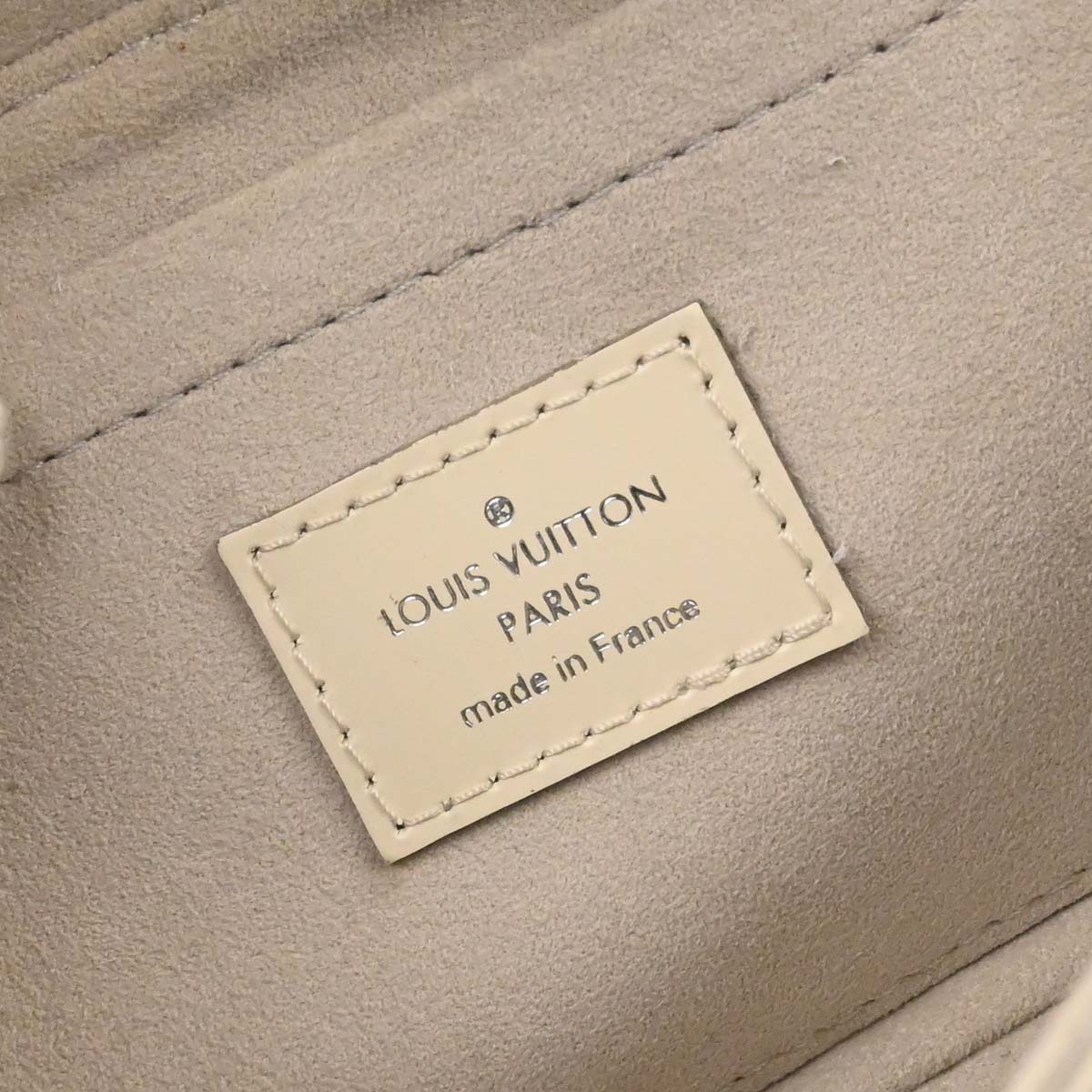 Louis Vuitton White Epi Pochette Montaigne Handbag M5929J