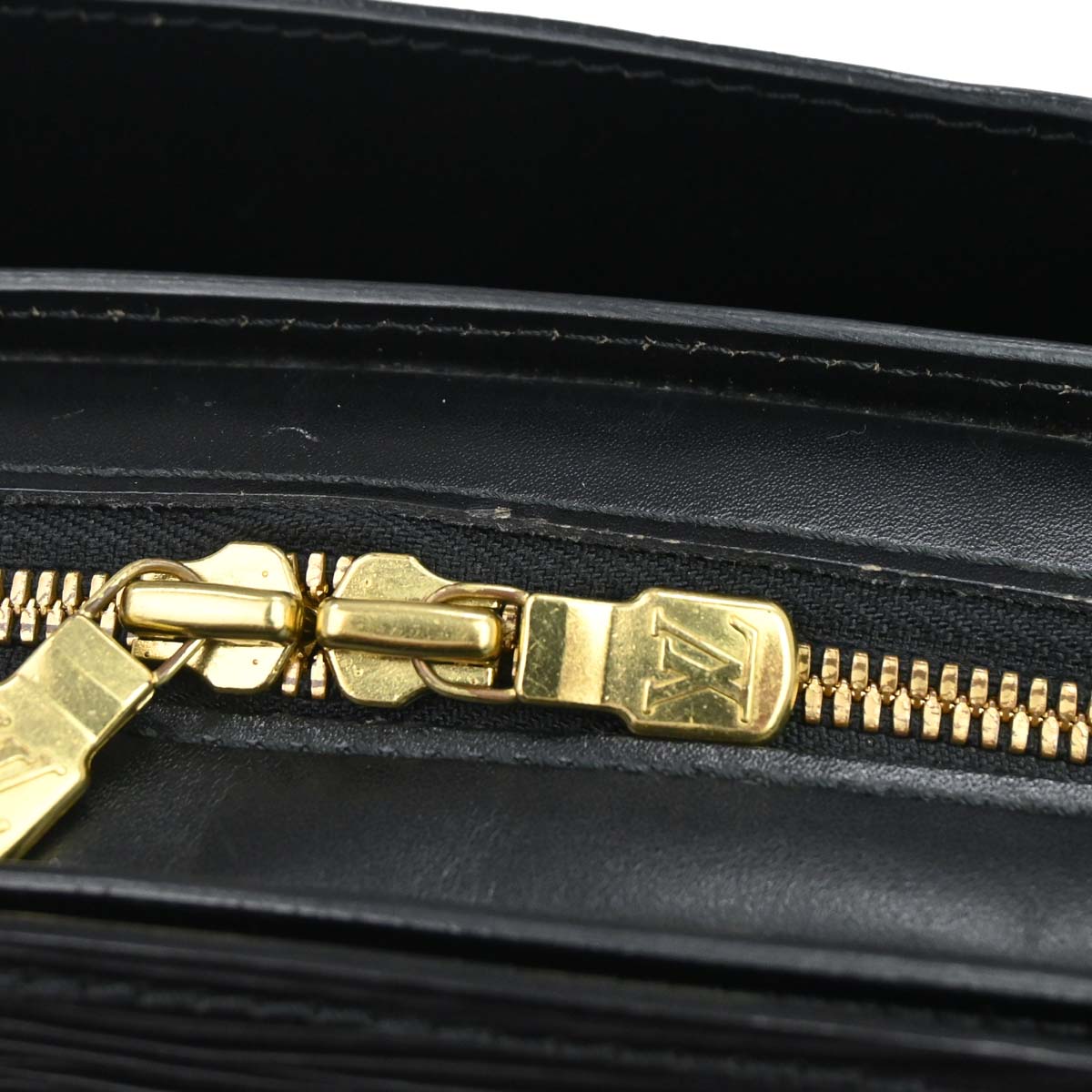 Louis Vuitton Black Epi Pont Neuf Handbag M52052