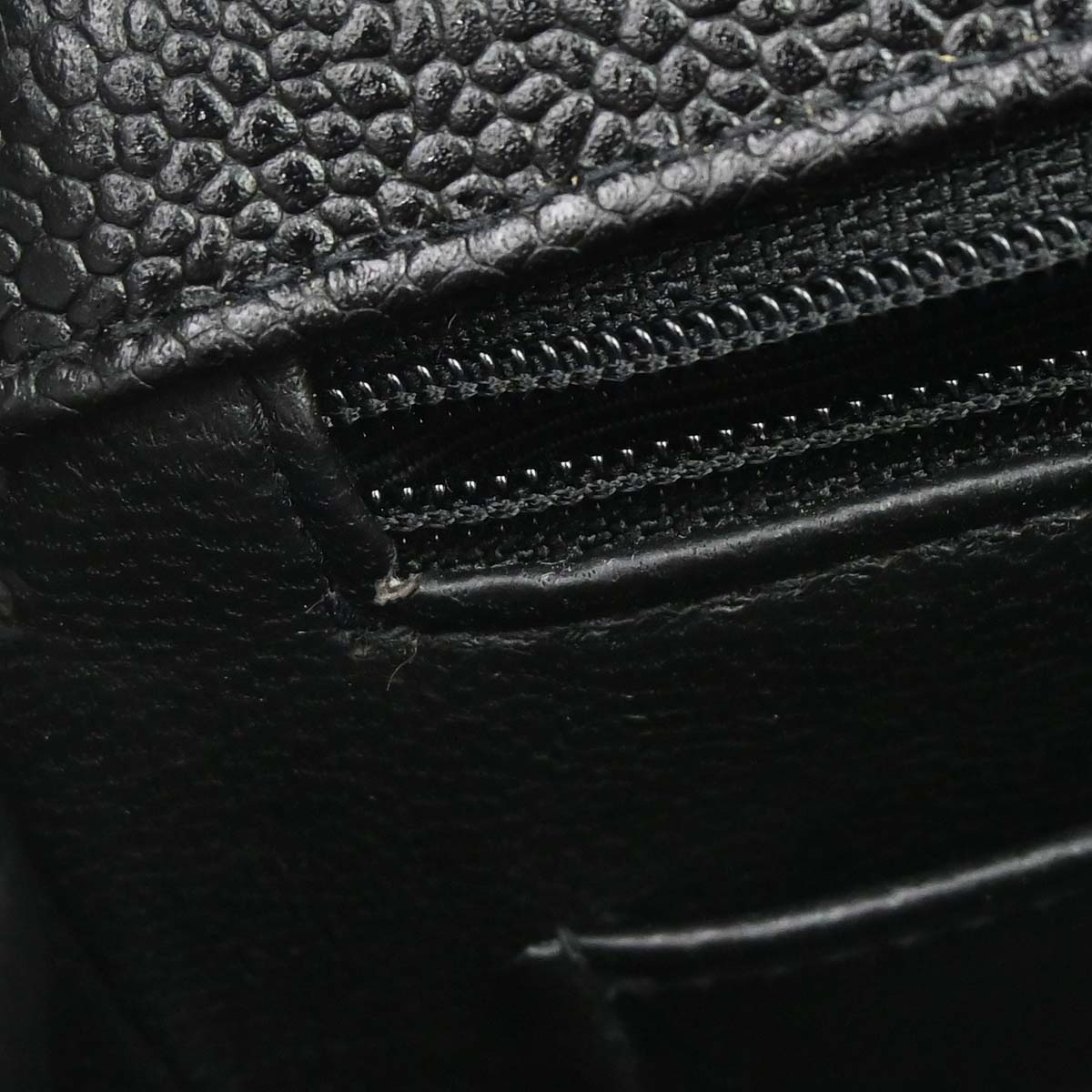 Chanel 1994-1996 Black Caviar Skin Small Diana Shoulder Bag