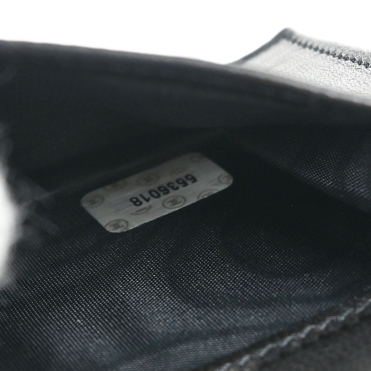 Chanel 1997-1999 Black Caviar Skin Trifold Cardholder