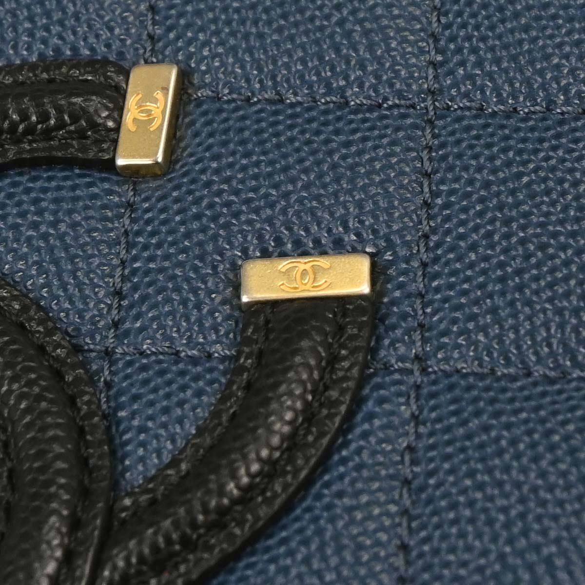 Chanel Navy Black Caviar Skin Bicolor Filigree 2way Shoulder Vanity Handbag