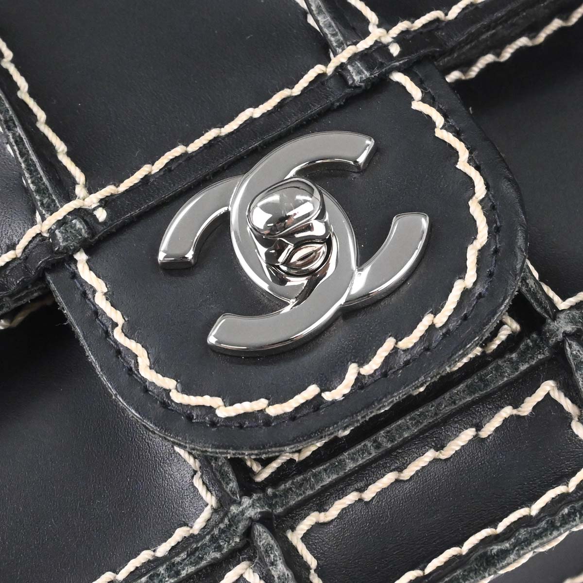 Chanel 2002-2003 Black Calfskin Wild Stitch Choco Bar Waffle Shoulder Bag