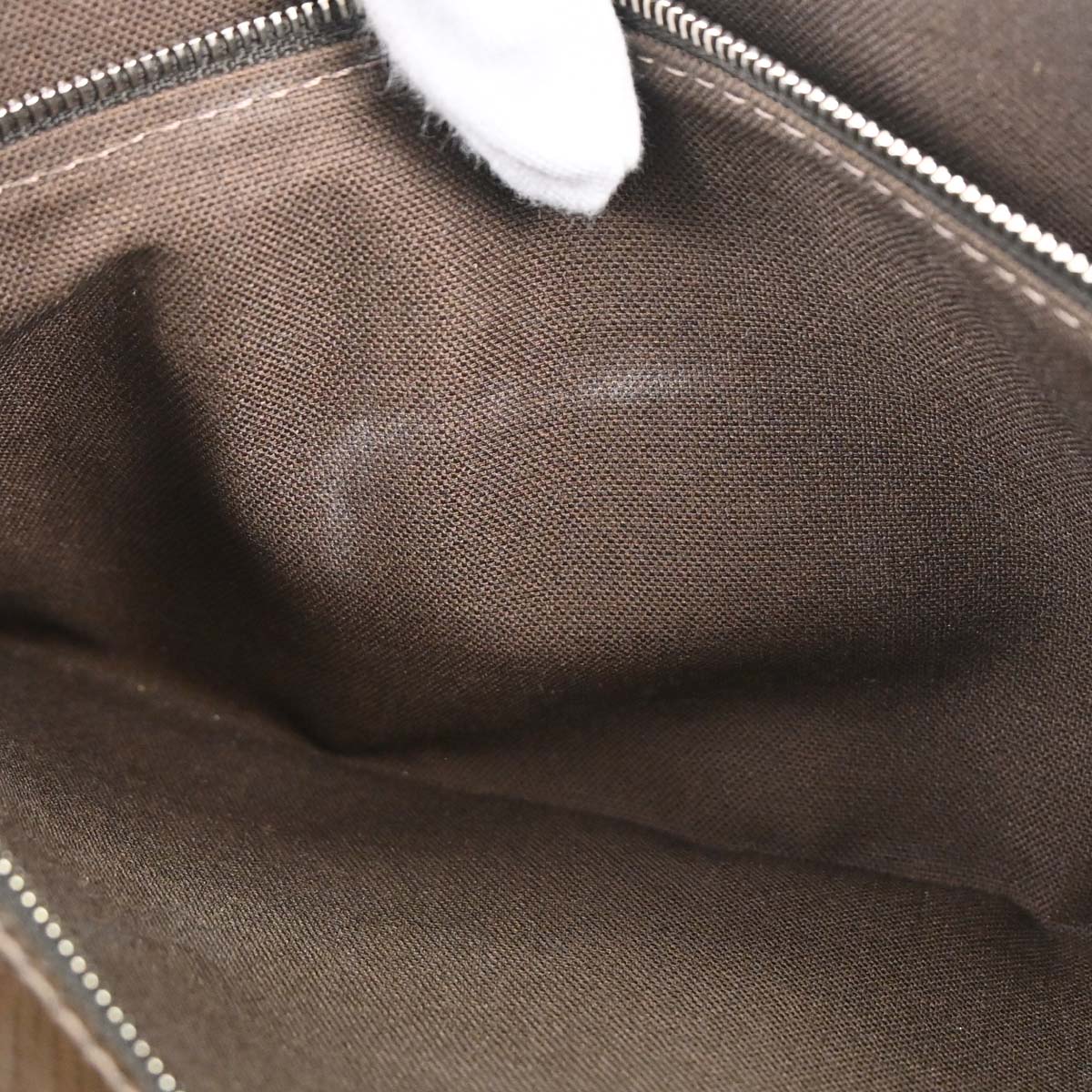 Louis Vuitton 2010 Brown Taiga Belaia Clutch Bag M32598