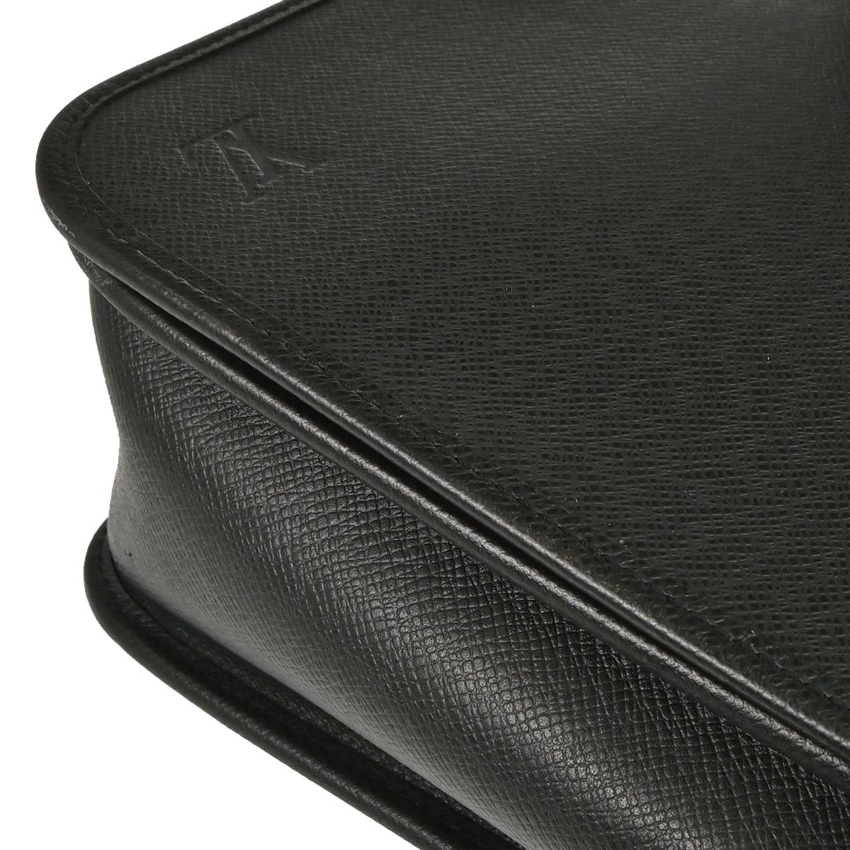 Louis Vuitton Black Taiga Andrei Shoulder Bag M32482