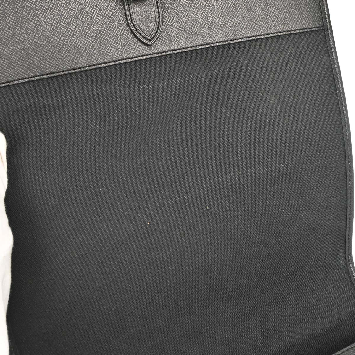 Louis Vuitton Black Taiga Andrei Shoulder Bag M32482