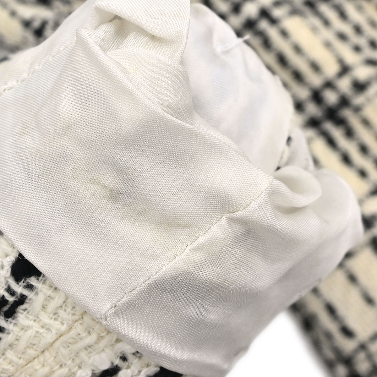 Chanel 1995 Single Breasted Tweed Check Jacket Ivory #36