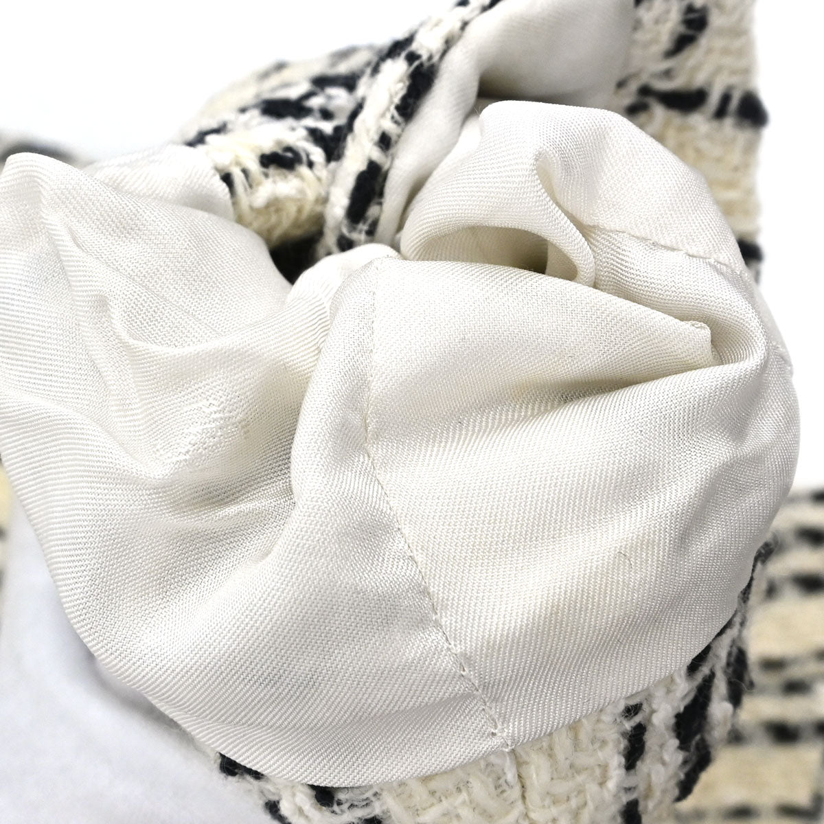 Chanel 1995 Single Breasted Tweed Check Jacket Ivory #36