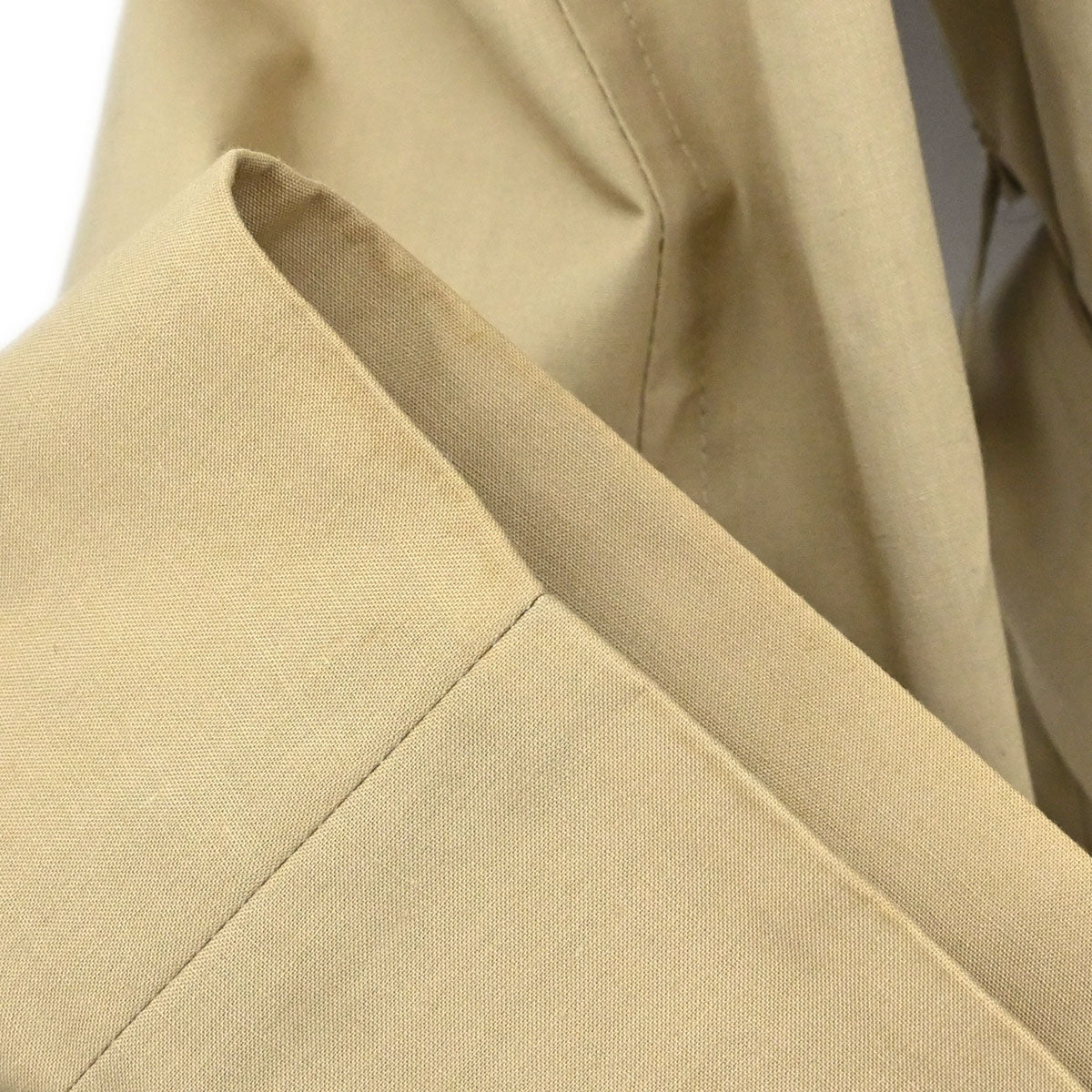 Burberrys Trench Coat Beige #S40