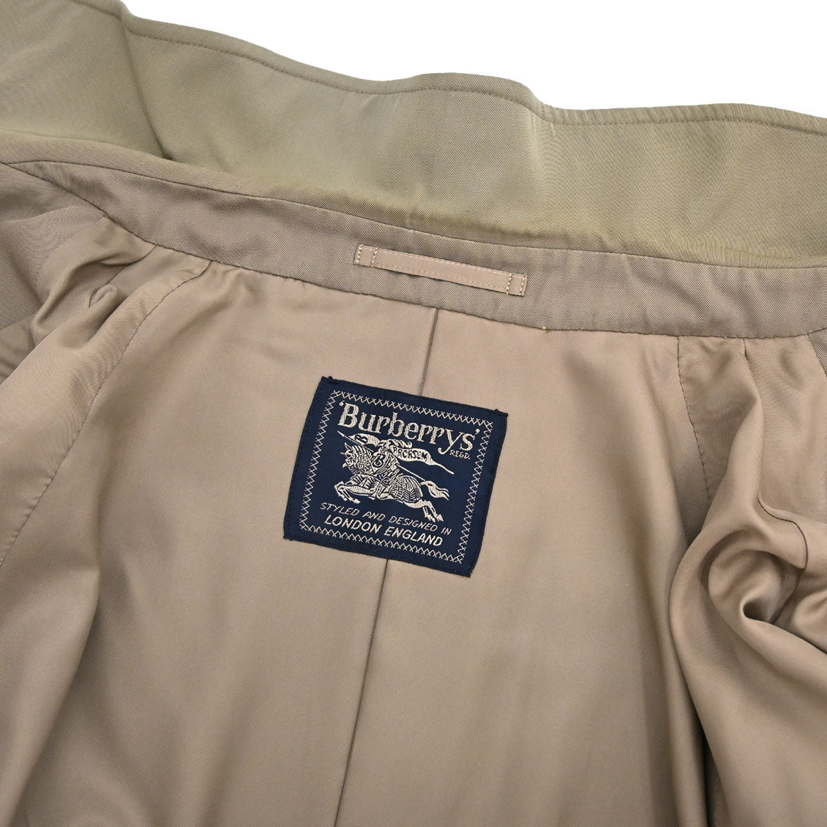 Burberrys Trench Coat Beige