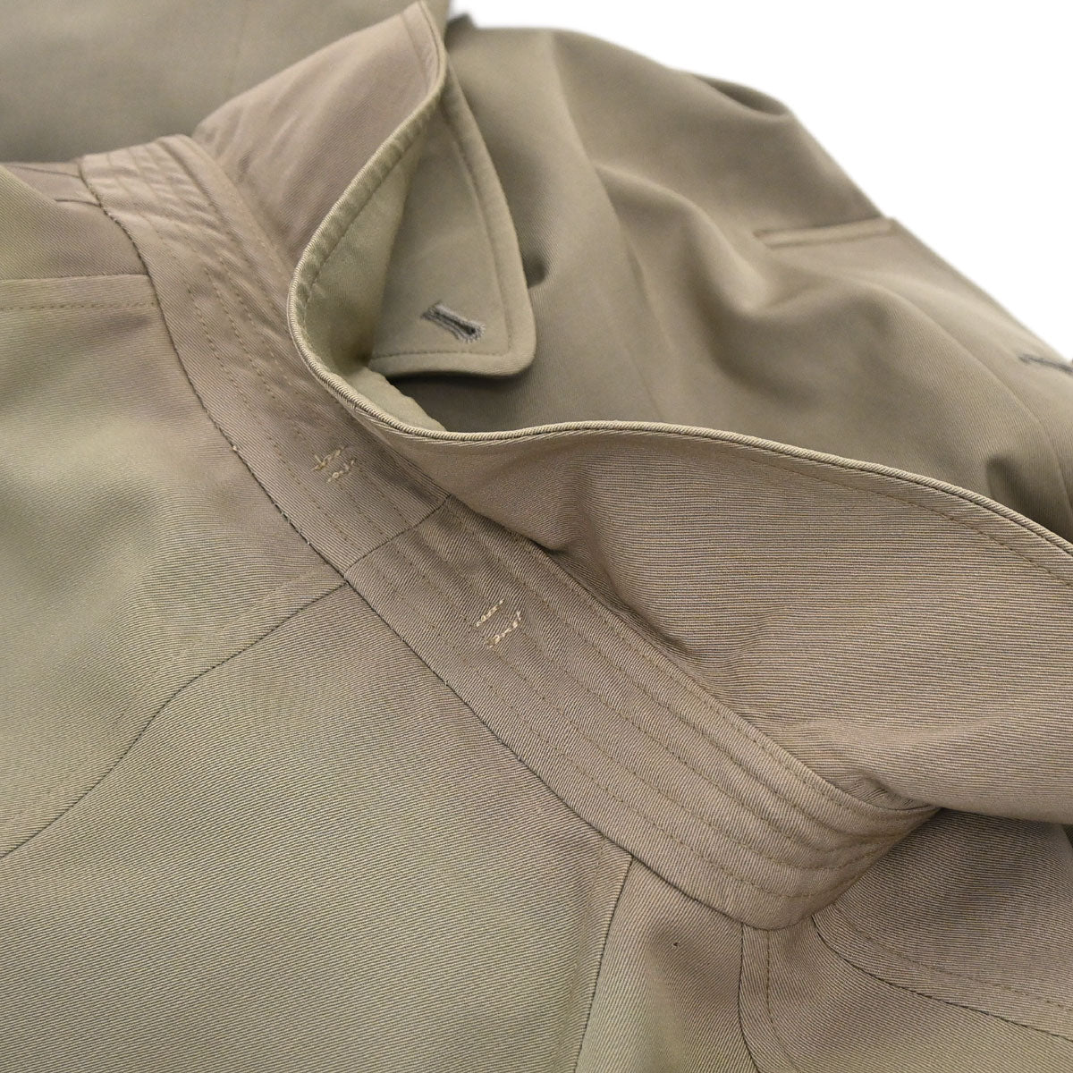 Burberrys Trench Coat Beige