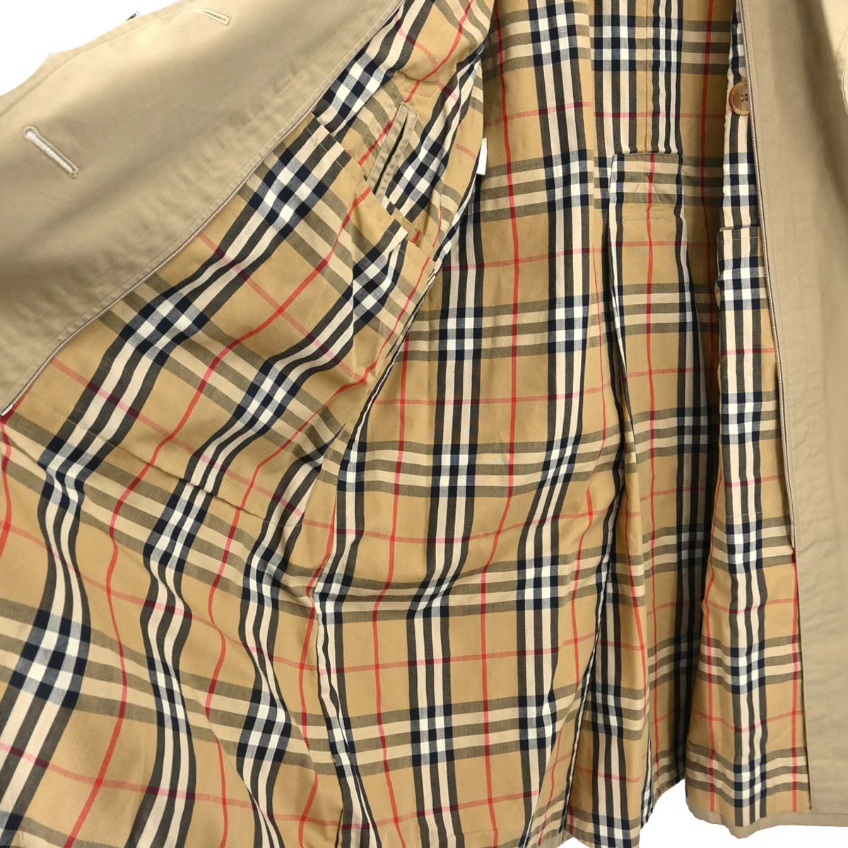 Burberrys Trench Coat Beige