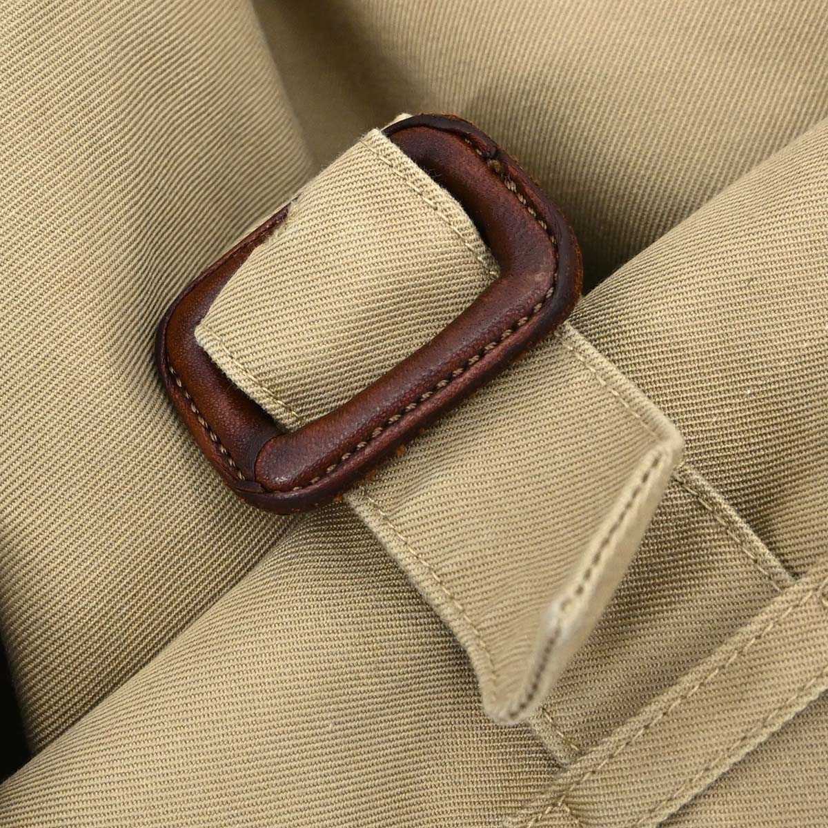 Burberrys Trench Coat Beige