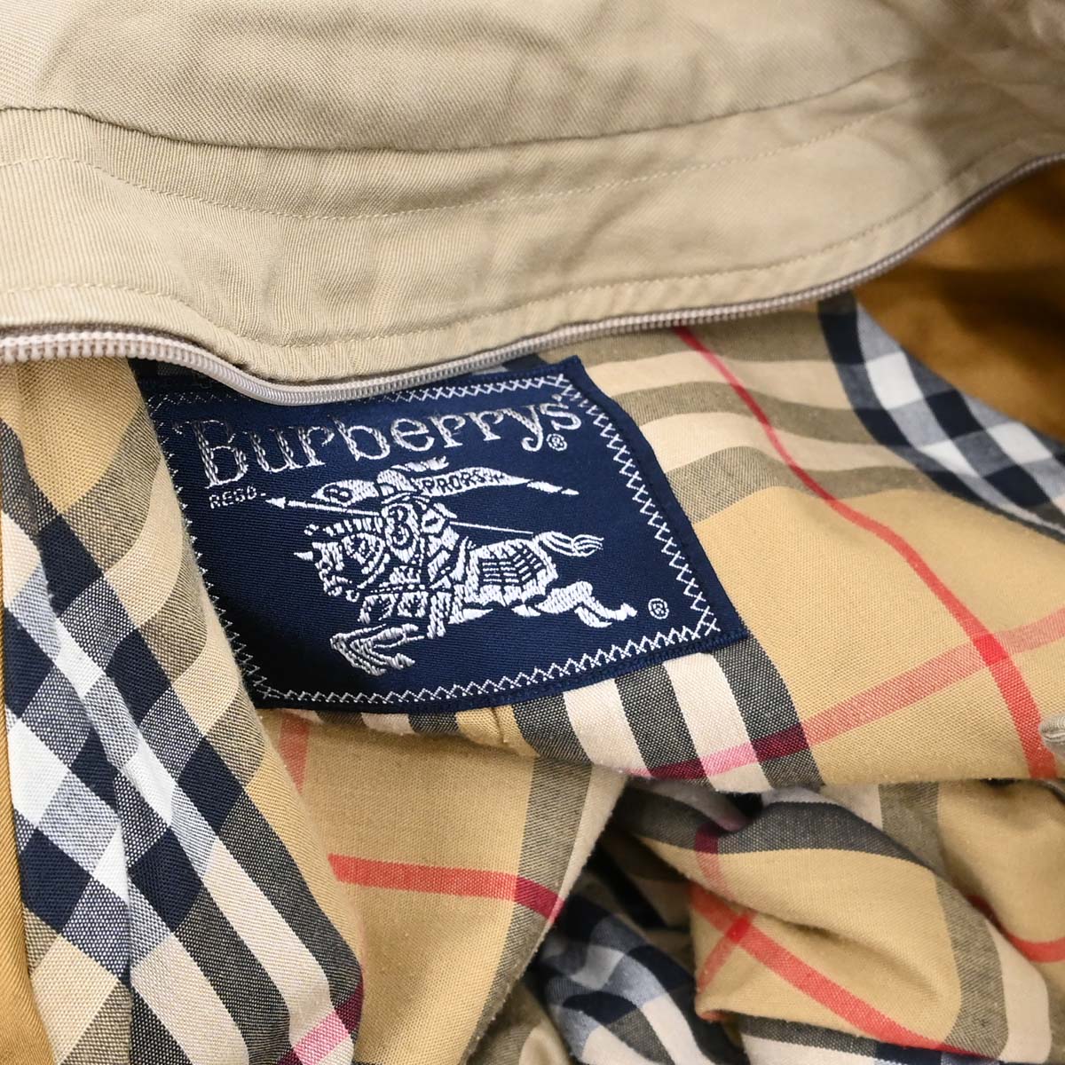 Burberrys Trench Coat Beige