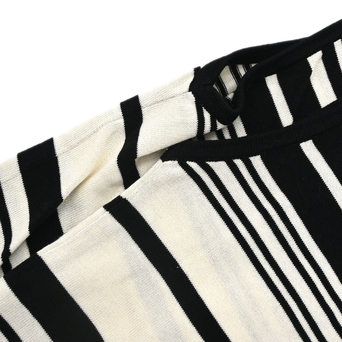 Chanel 1998 Sleeveless Top Border Black #40