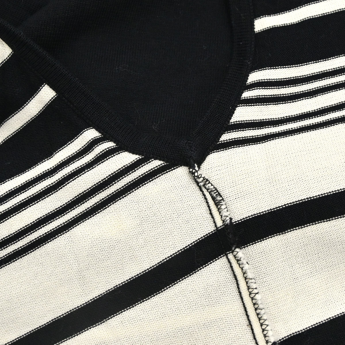 Chanel 1998 Sleeveless Top Border Black #40
