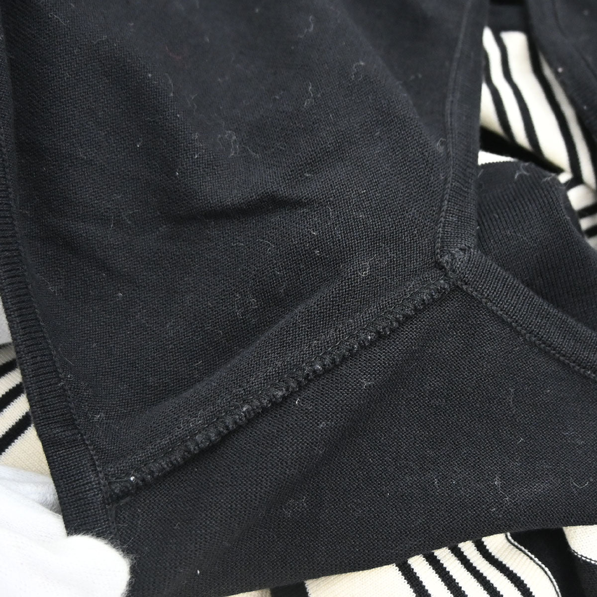 Chanel 1998 Sleeveless Top Border Black #40