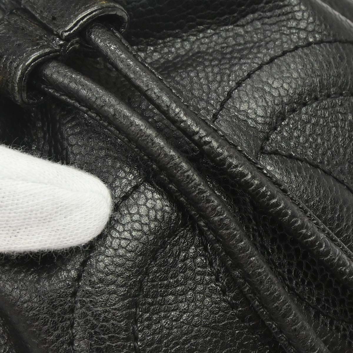 Chanel 1994-1996 Black Caviar Skin Drawstring Shoulder Bag