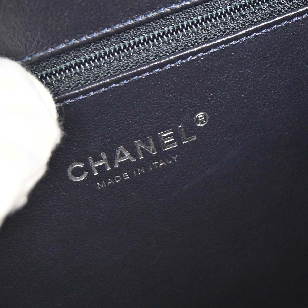 Chanel 2019 Navy Caviar Skin CC Filigree 2way Shoulder Vanity Handbag