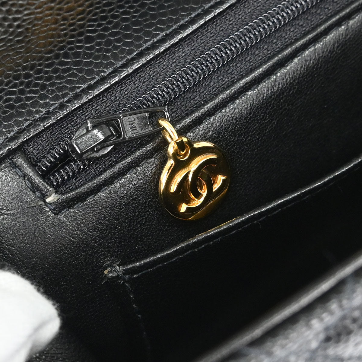Chanel 1997-1999 Black Caviar Skin Jumbo Classic Flap Shoulder Bag