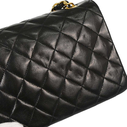 Chanel 1989-1991 Black Lambskin Single Flap Shoulder Bag