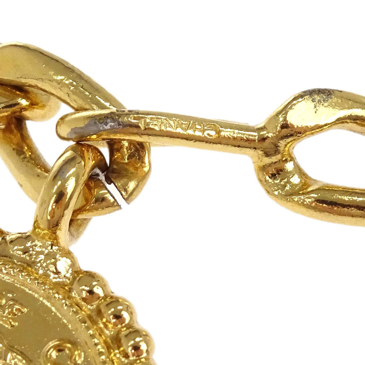 Chanel Chain Belt Medallion Gold Small Good