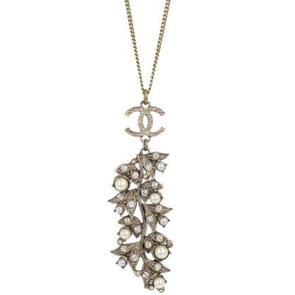 Chanel Rhinestone Costume Pearl Gold Leaf CC Pendant Necklace 05A