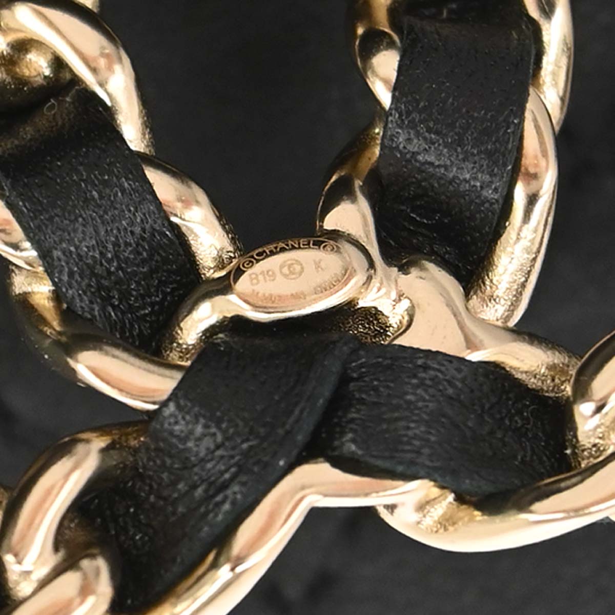 Chanel Black Lambskin Bandana 19 Small Good