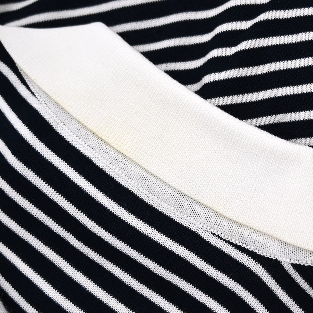 Chanel Sleeveless Border Top Navy White #38