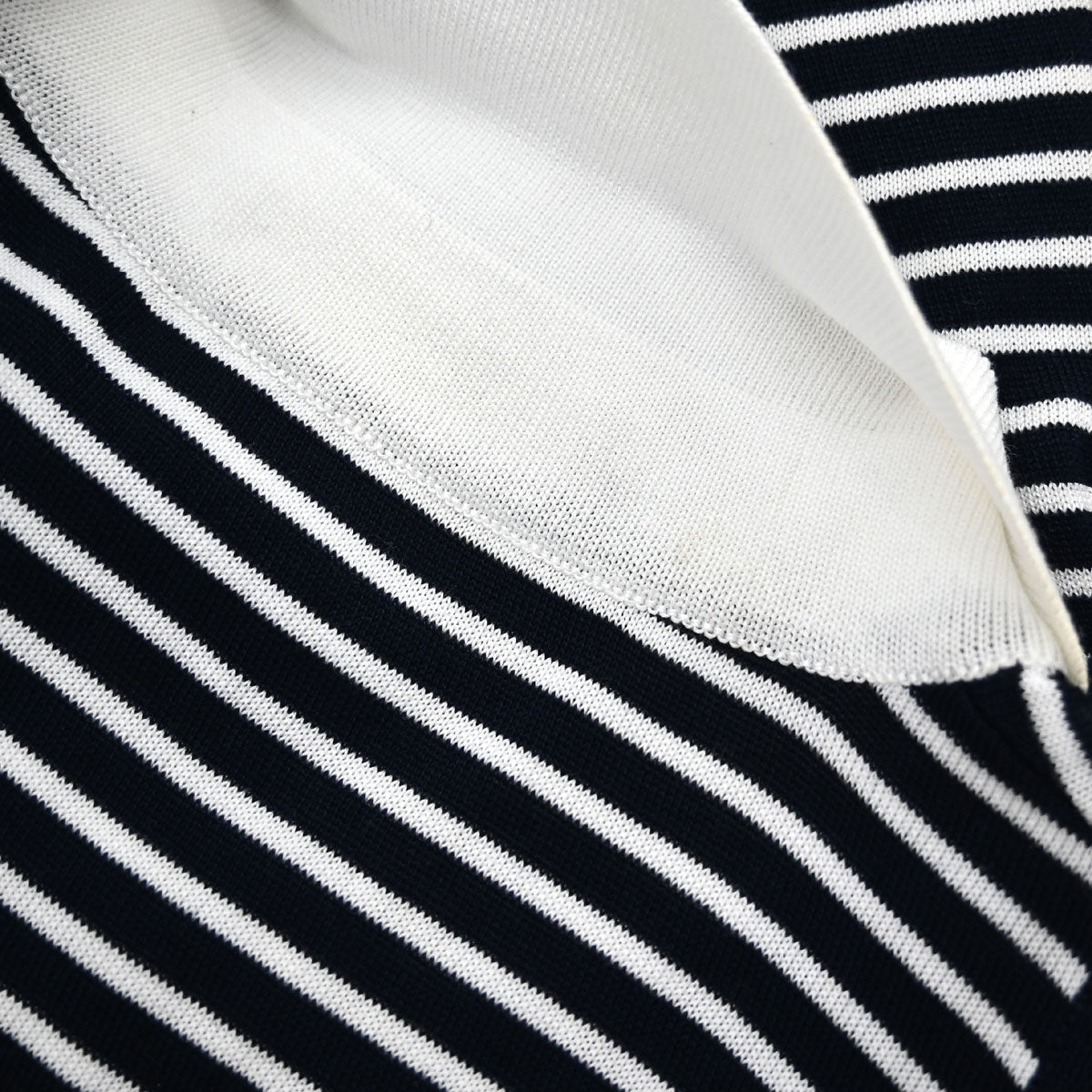 Chanel Sleeveless Border Top Navy White #38