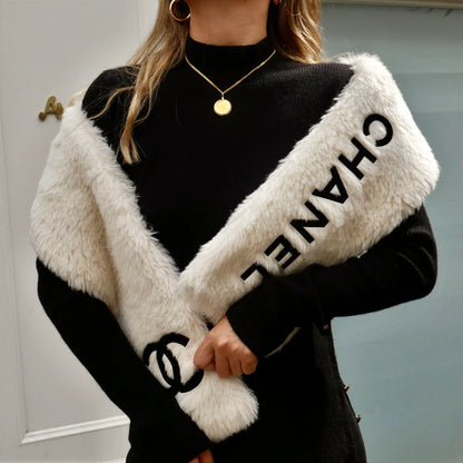 Chanel Fall 1994 Runway Fur Scarf