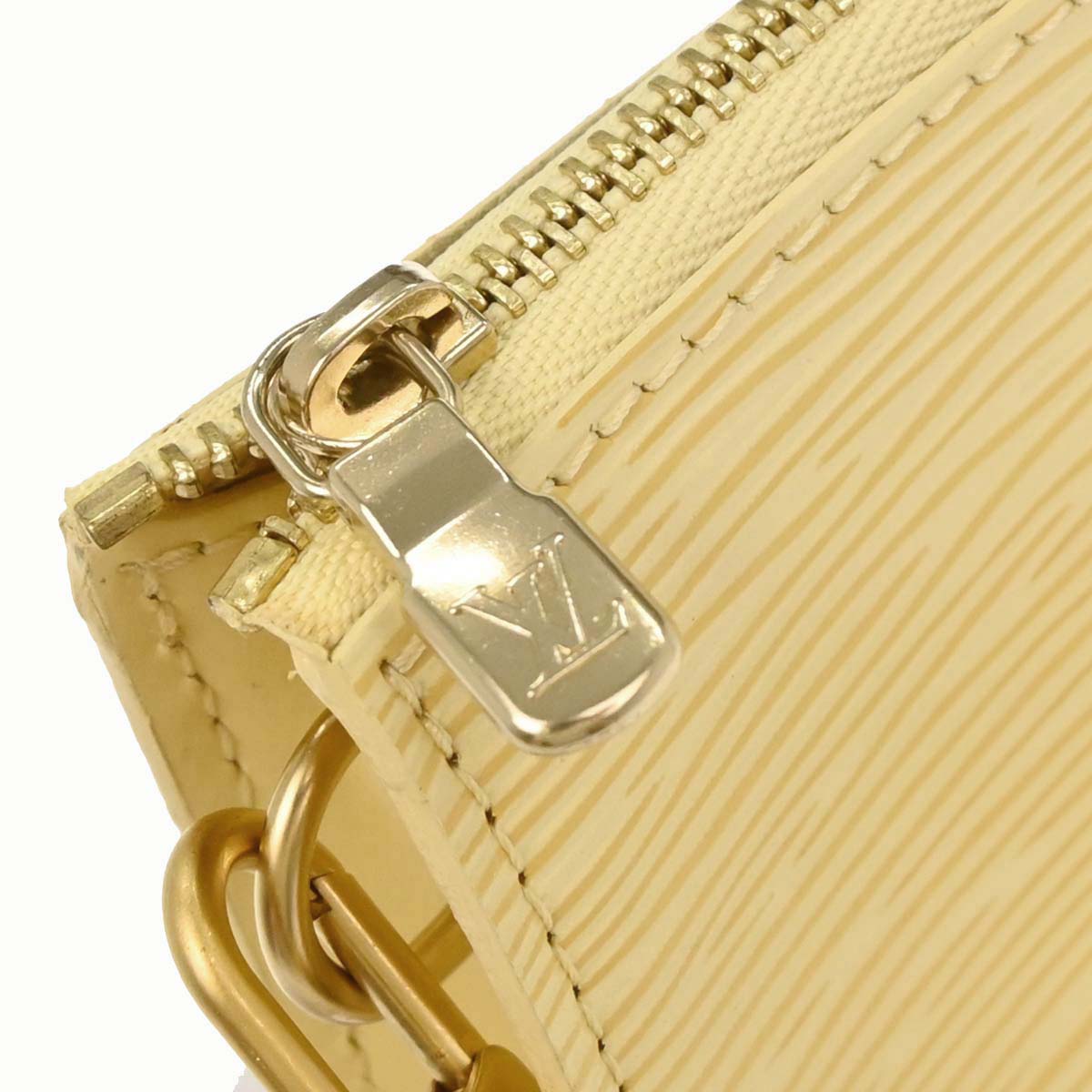 Louis Vuitton White Epi Pochette Accessoires 24 Handbag M5294A