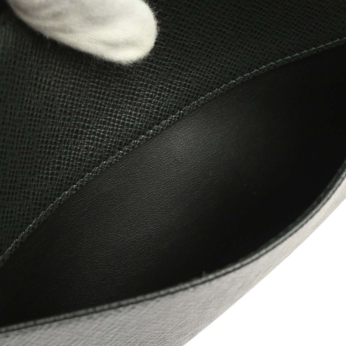 Louis Vuitton Black Taiga Baikal Clutch Bag M30182