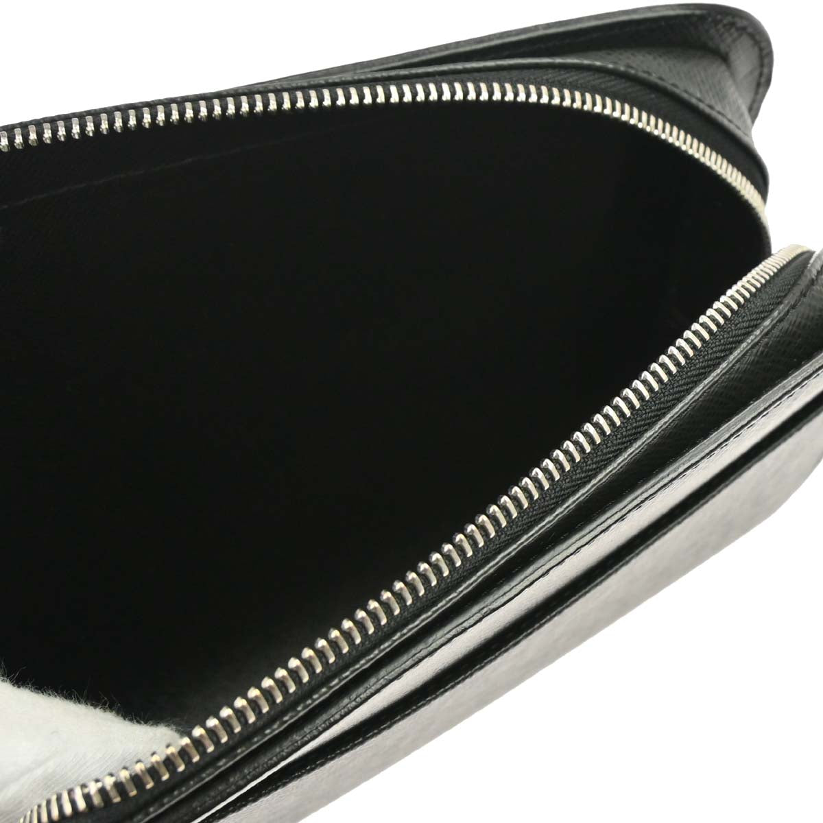 Louis Vuitton Black Taiga Baikal Clutch Bag M30182