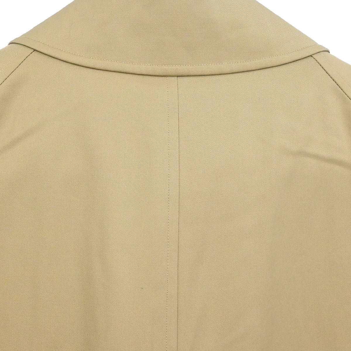 Burberrys Trench Coat Beige